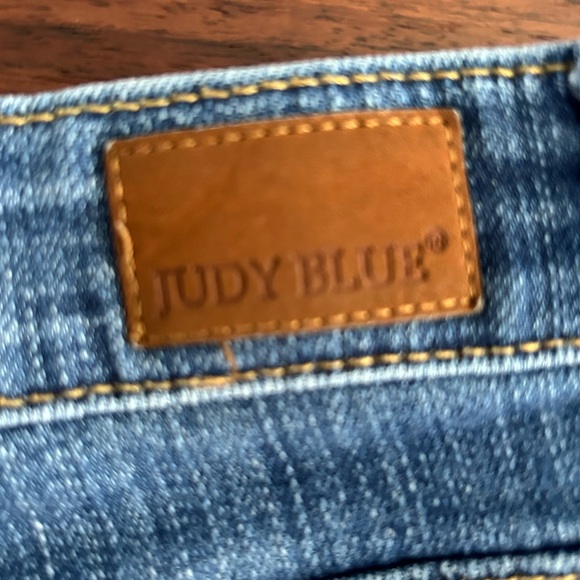 Judy Blue Tulip Distressed Jean Shorts Layered Leg Size Medium - Picture 5 of 11